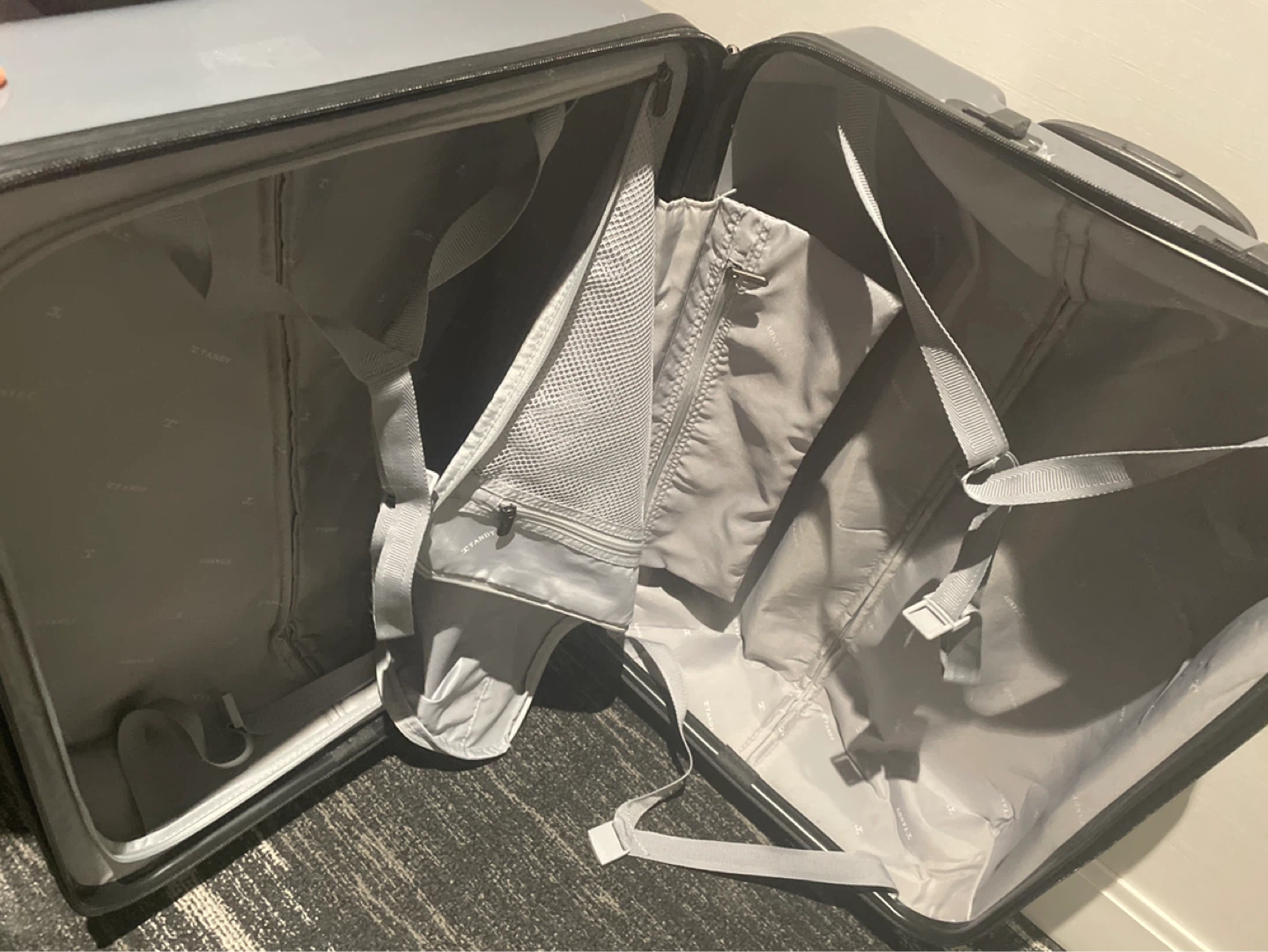 24" Checked Medium Hardside Spinner Luggage - Grey - photo 2