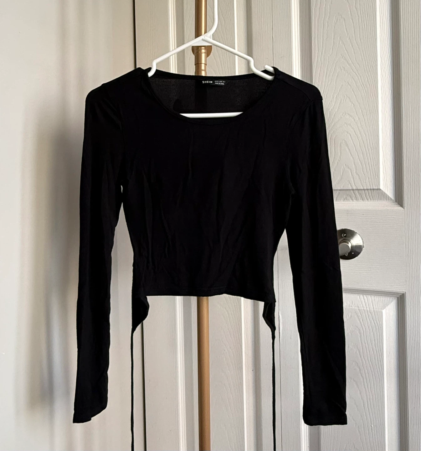 SHEIN Black Long Sleeve Tie-Back Crop Top