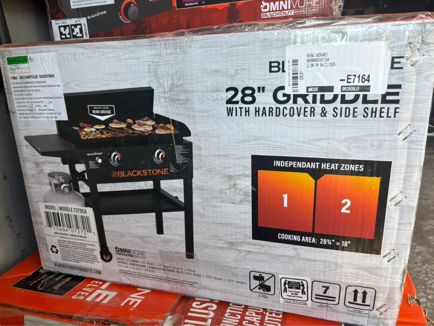 Blackstone 28" Griddle with Hardcover & Side Shelf