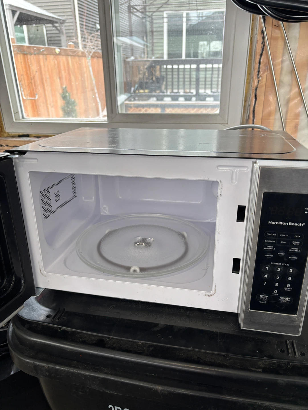 Hamilton Beach Microwave - photo 3