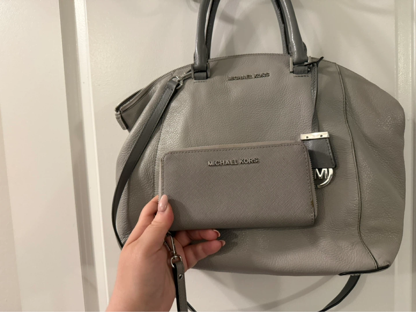 Michael Kors Grey Leather Tote Bag - photo 3