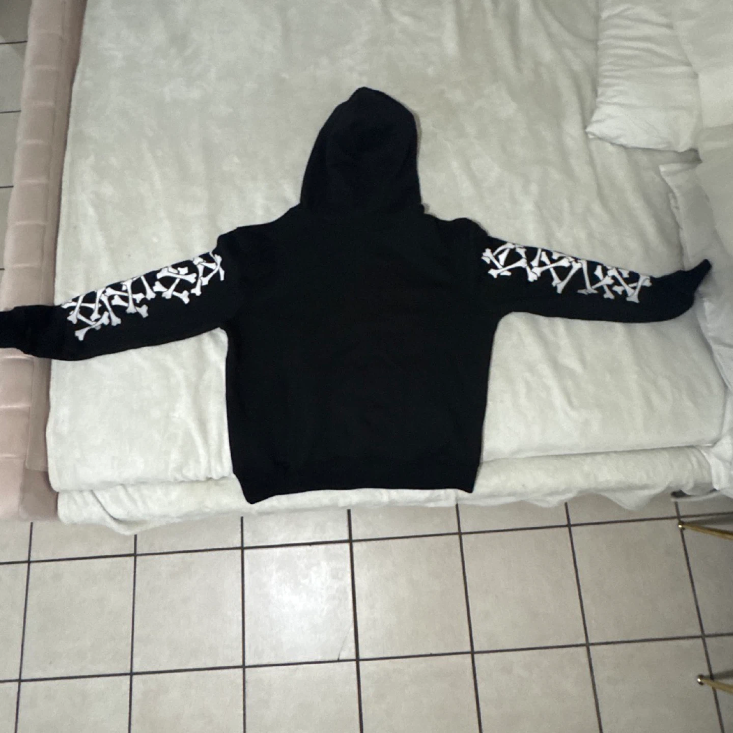 AMIRI Hollywood CA Black Bone Graphic Hoodie - photo 3