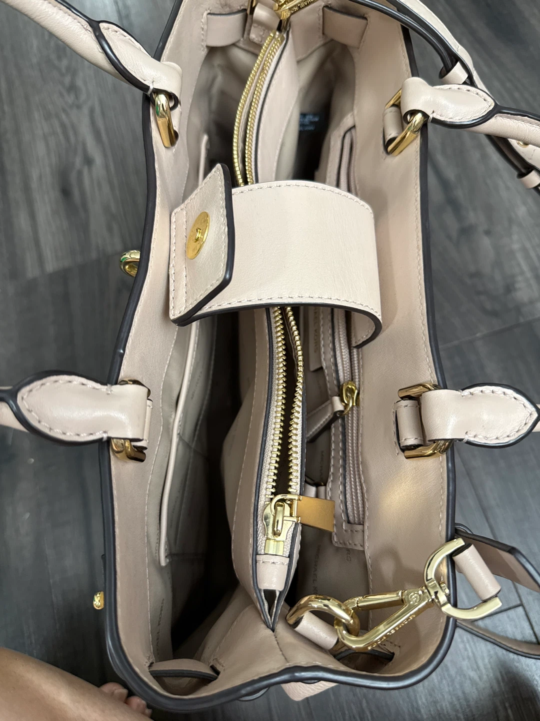 Michael Kors Beige Leather Satchel Handbag - photo 2