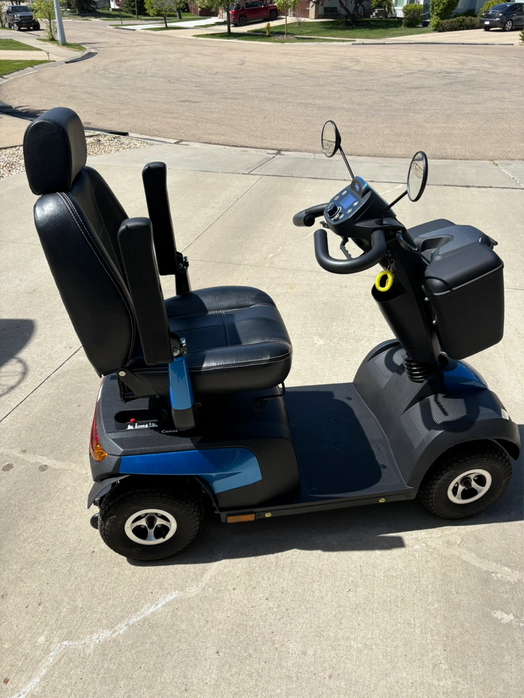 Invacare Comet Mobility Scooter - photo 3