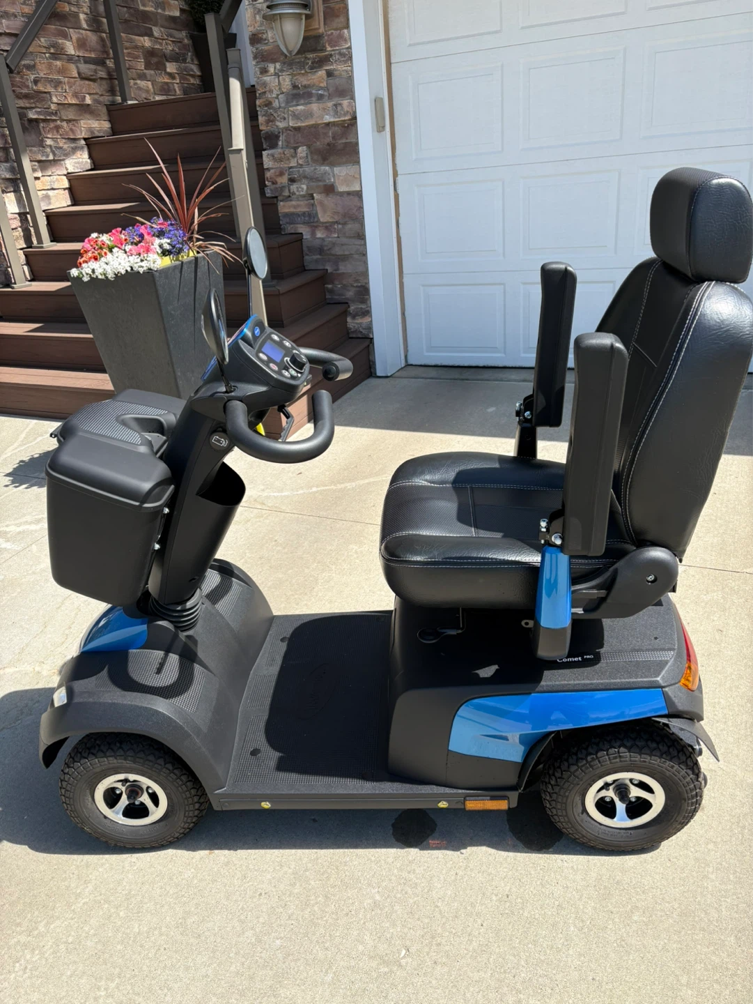 Invacare Comet Mobility Scooter - photo 2