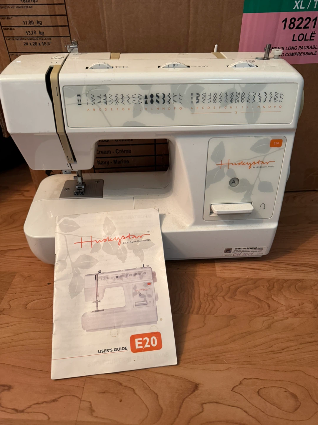 🧵 Husqvarna Viking Sewing Machine 🧵