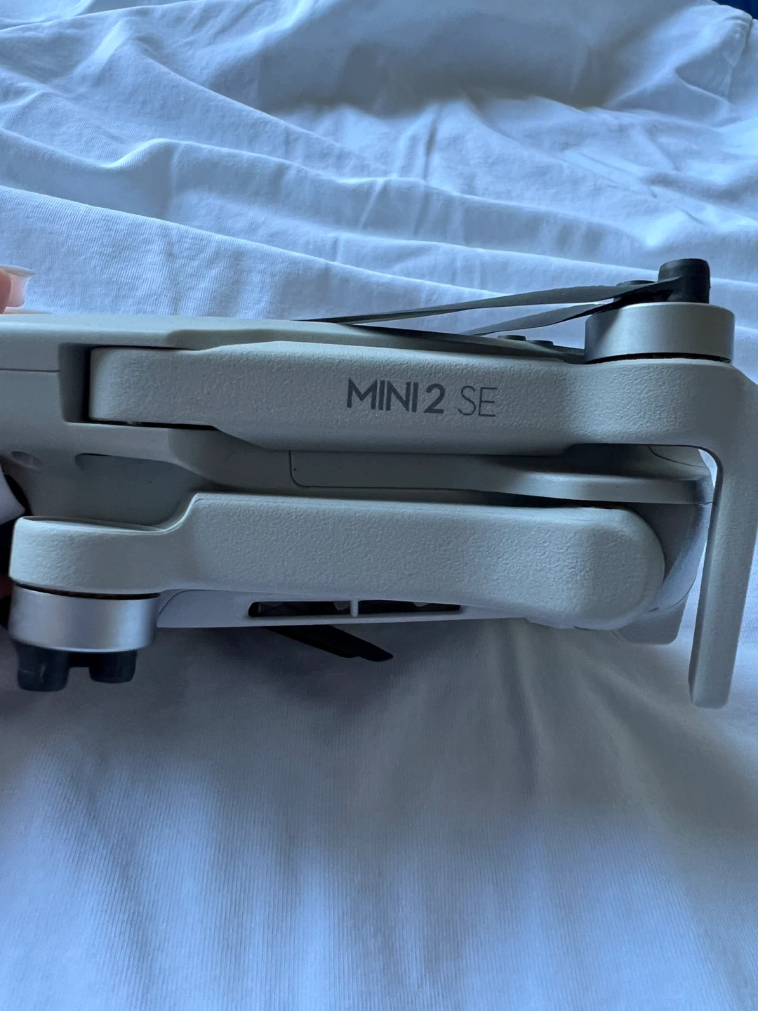 DJI Mini 2 SE Drone - photo 2