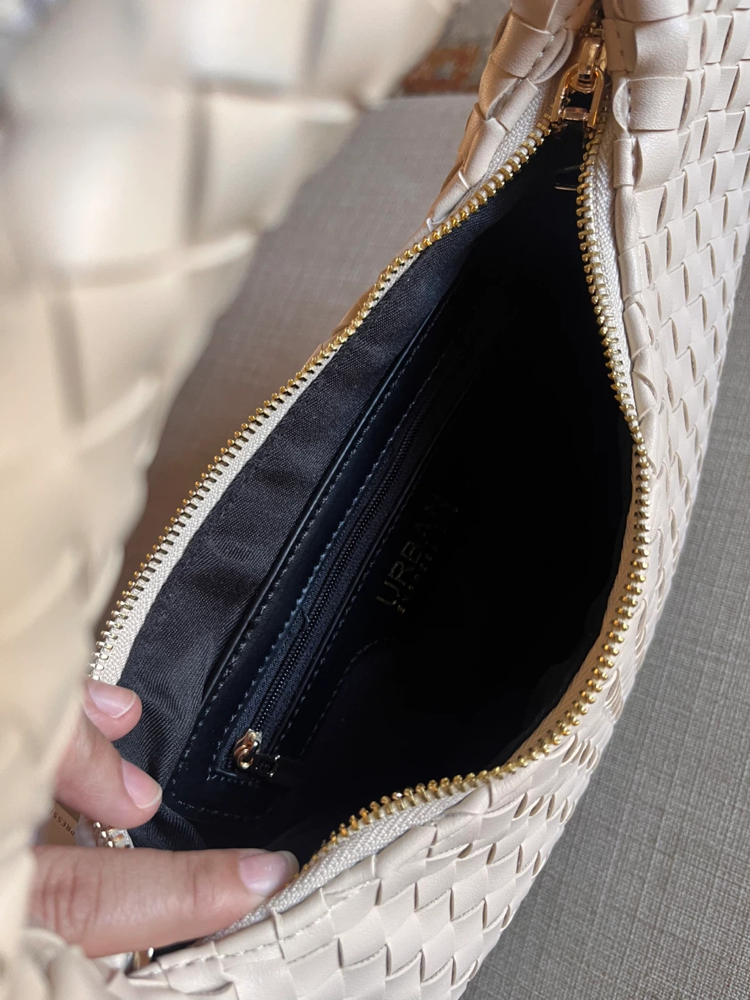 NWT Faux leather woven handbag cream - photo 5