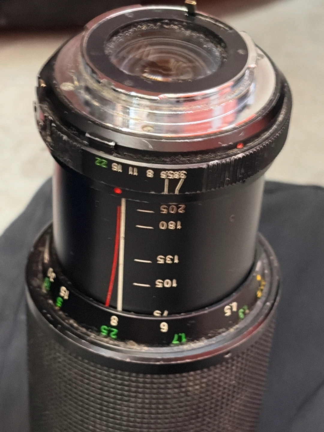 Vivitar 75-205mm f/3.8 Macro Focusing Zoom Lens