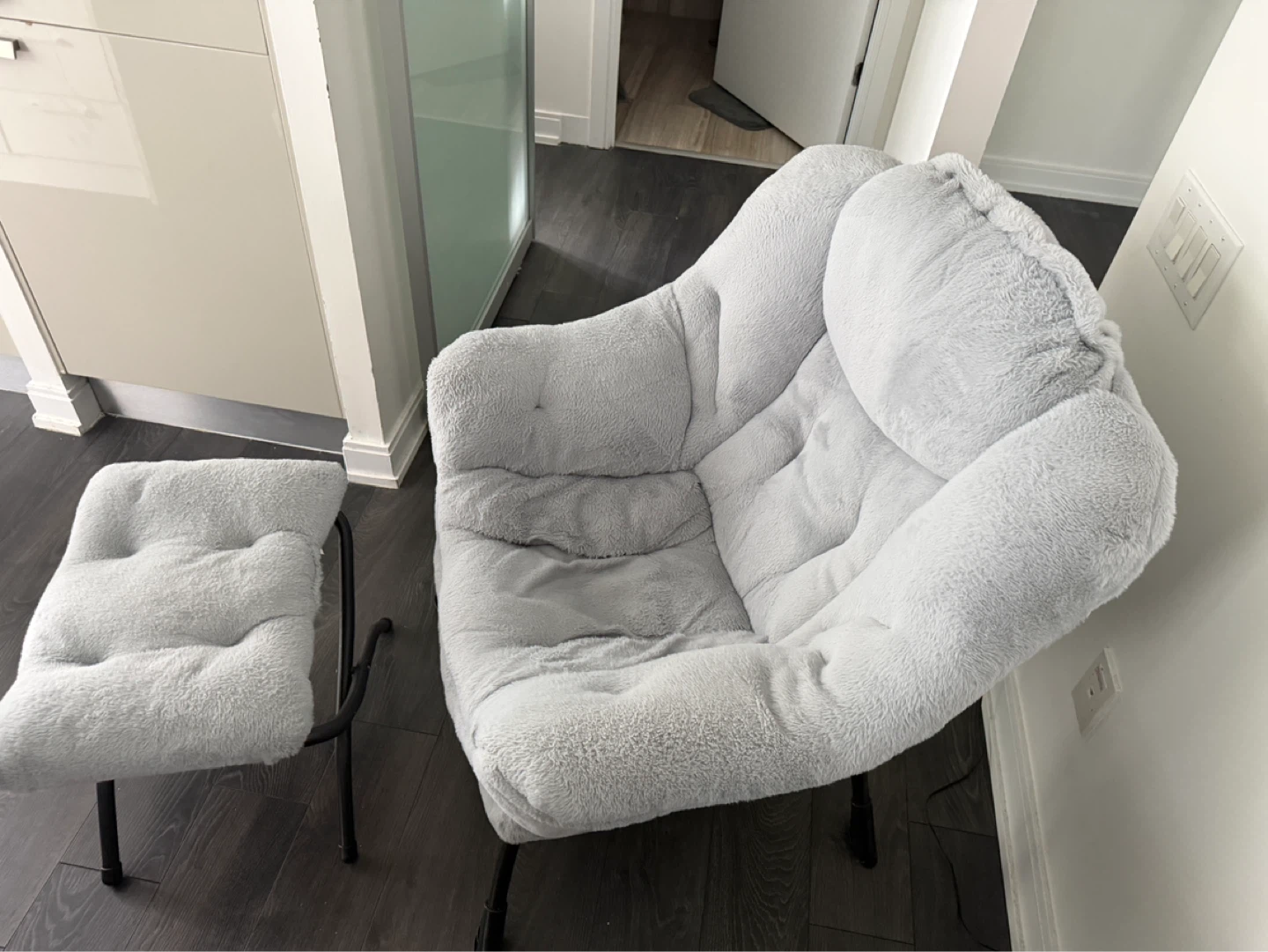 Fluffy Accent Chair with Ottoman - Grey - photo 3