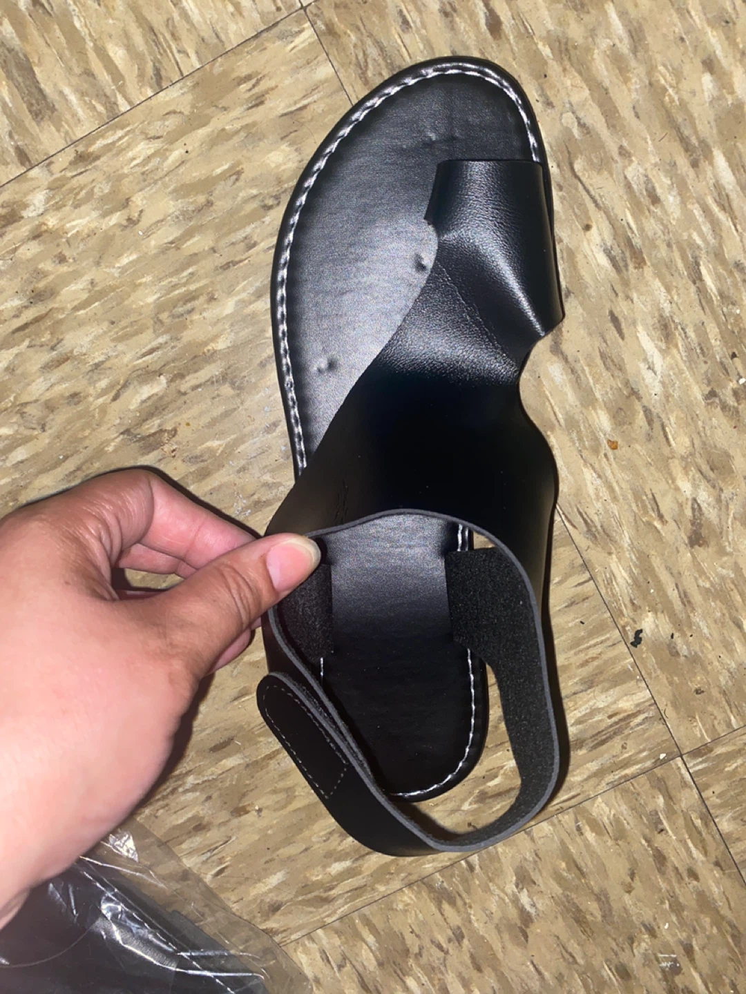 Black Leather Toe Loop Sandals - photo 4