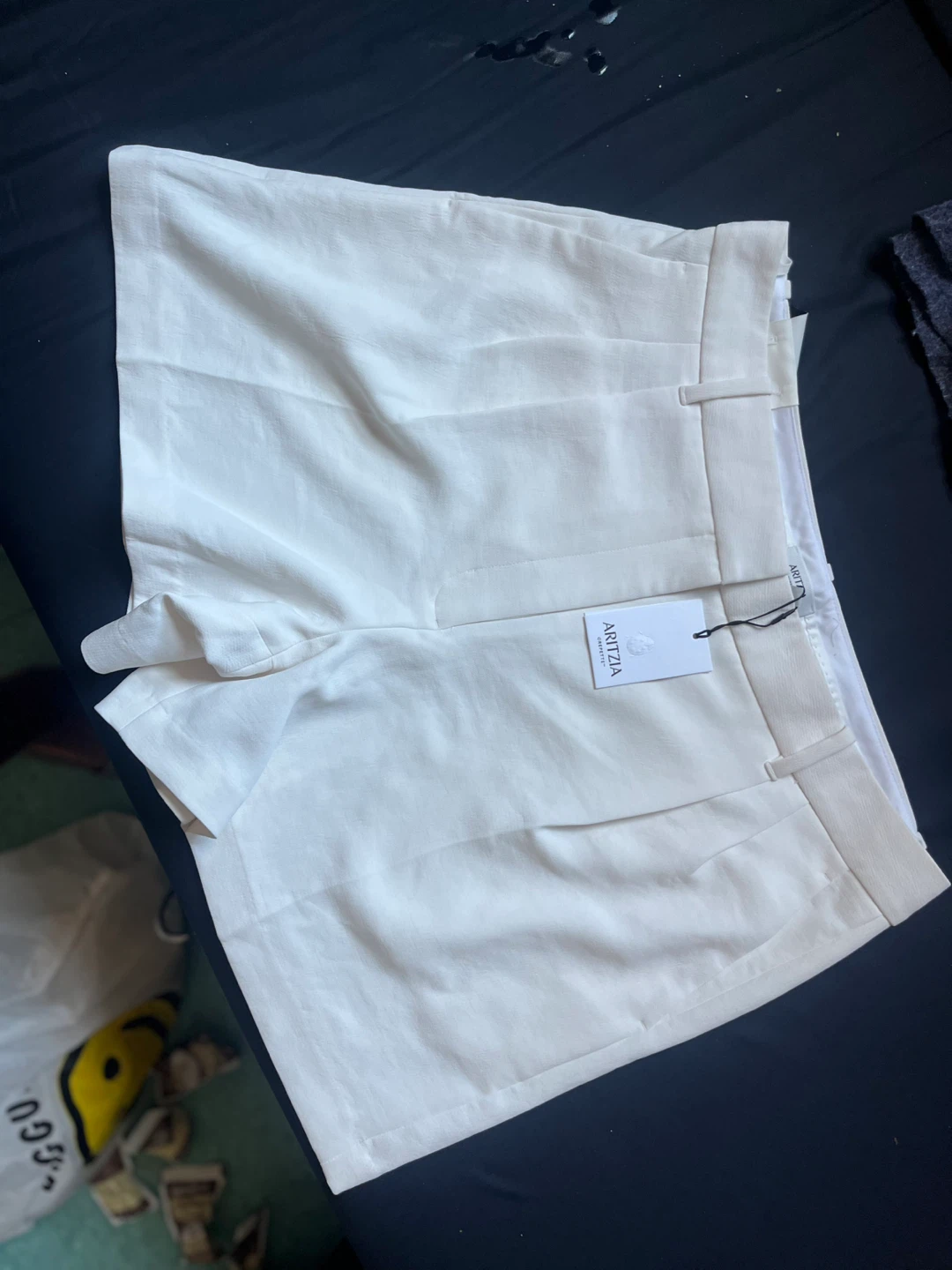 Aritzia Cream Tailored Shorts