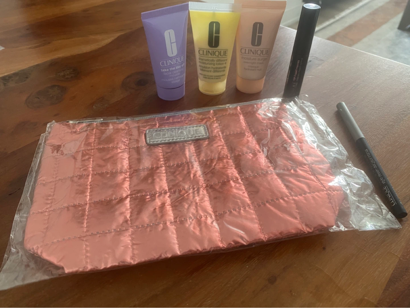 New unused Clinique Skincare Set with Makeup Bag