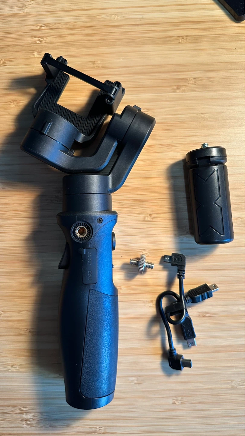 Hohem 4 Gimbal Stabilizer with Case and Accessories - photo 3