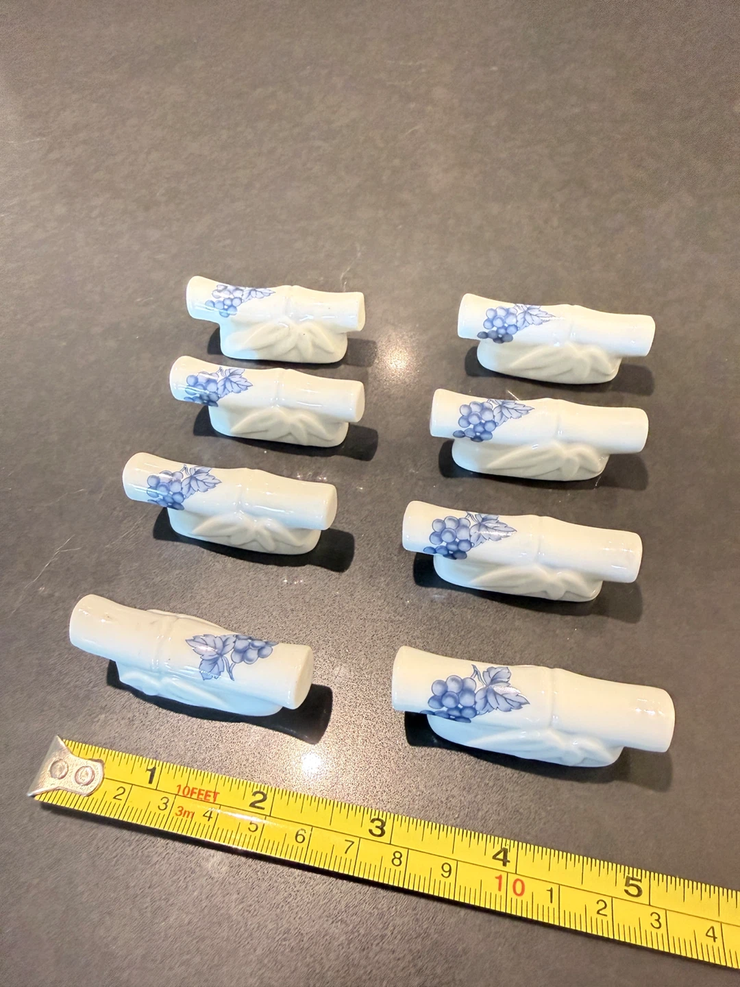 Set of 8 Ceramic Chopstick Rests with Grape Design - photo 2
