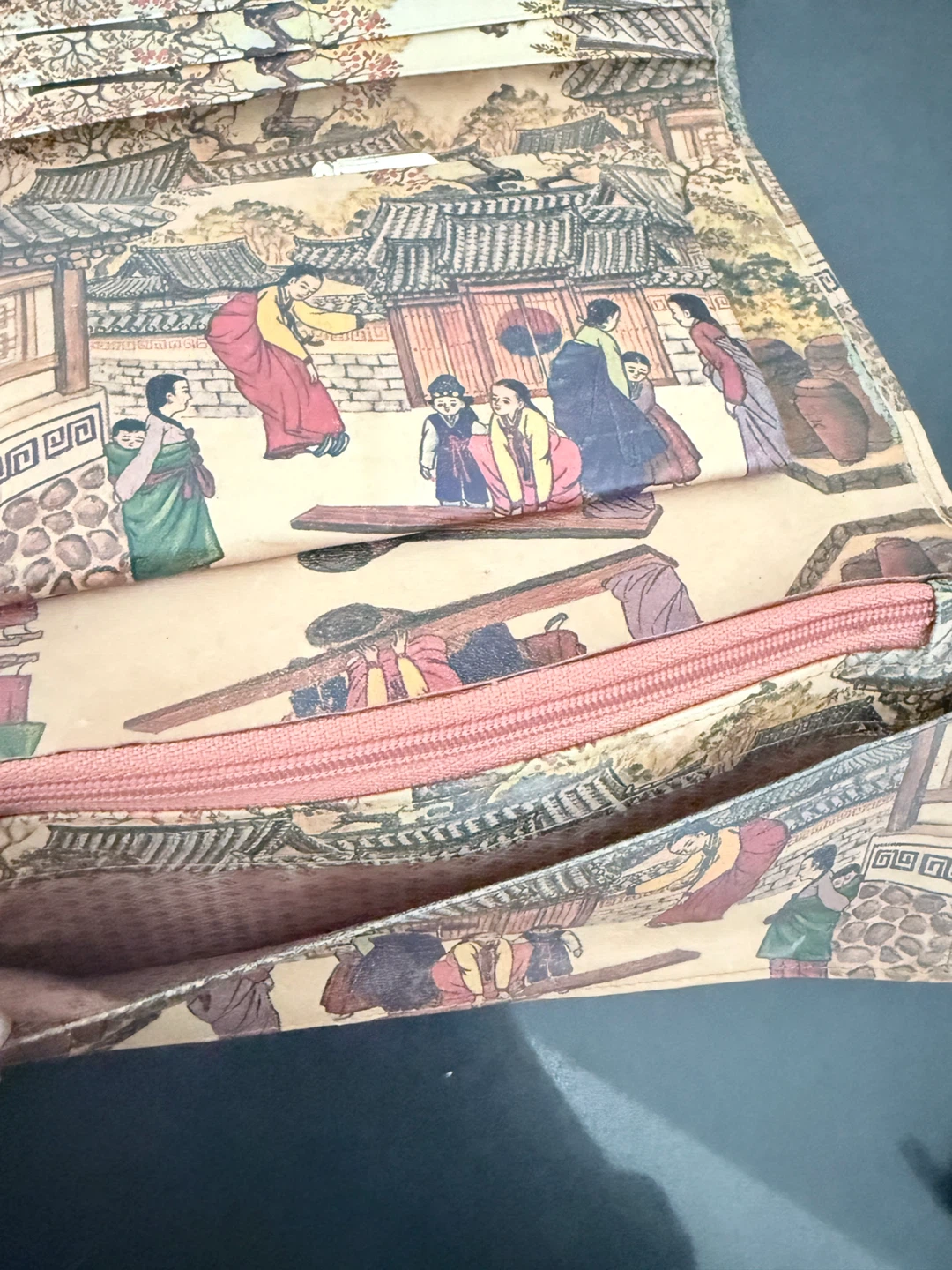 Wallet with Traditional Asian Scene Design - photo 5