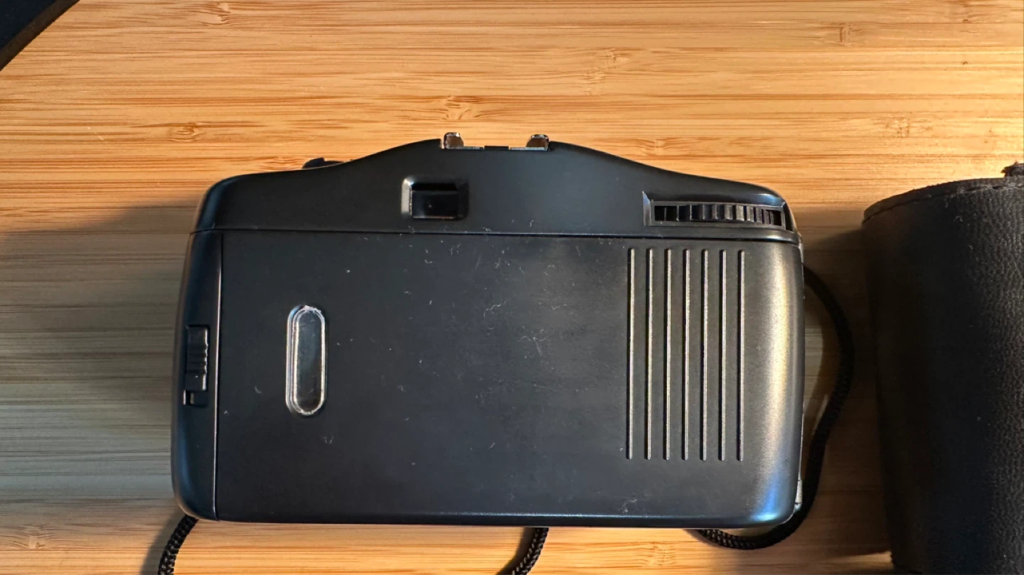 Assorted 35mm Point and Shoot Cameras - photo 5