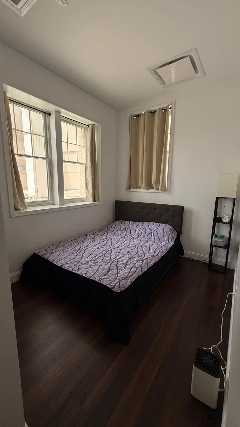 Queen Size Bed Frame with Headboard - photo 2