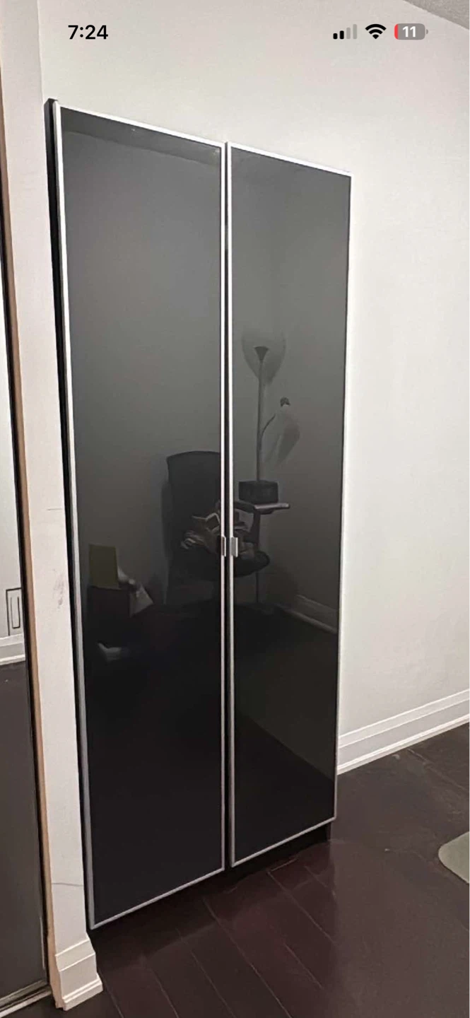 Wardrobe with mirrored doors