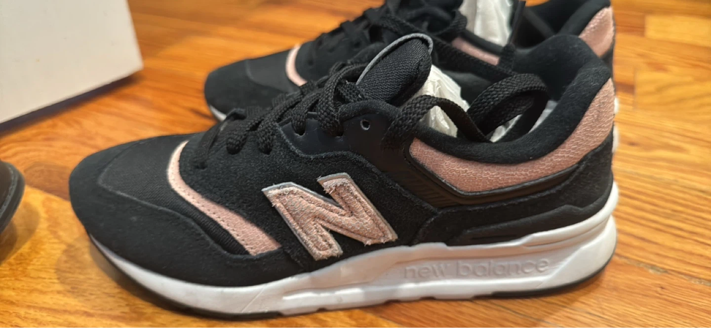 New Balance 997H Women's Shoes Black/Pink