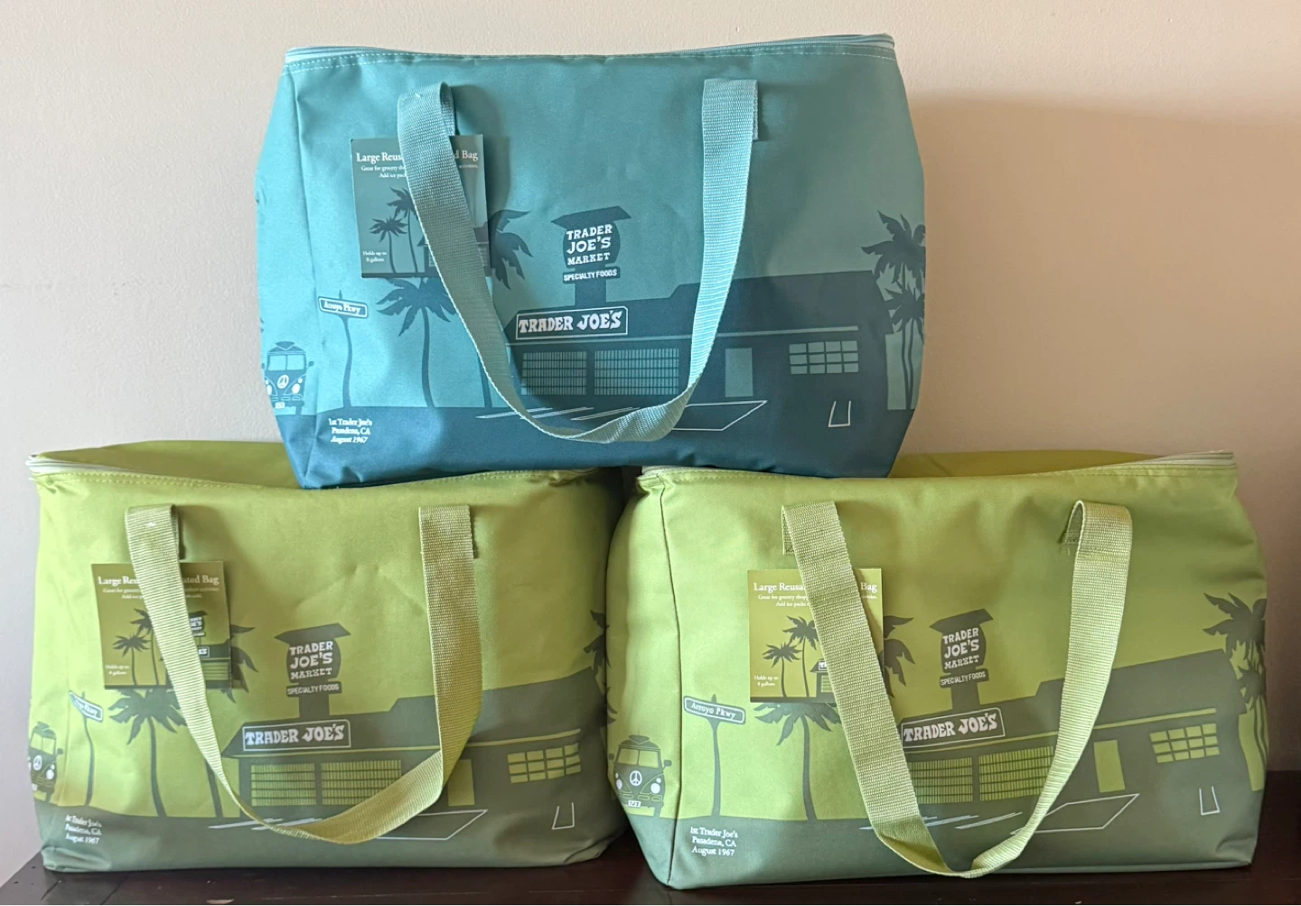 Trader Joe's Large Reusable Insulated Bags $30 Each 🆕 - photo 2