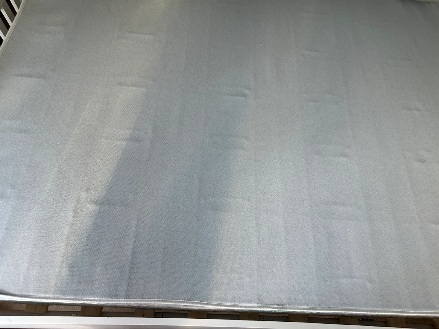 Free queen size box spring - photo 2