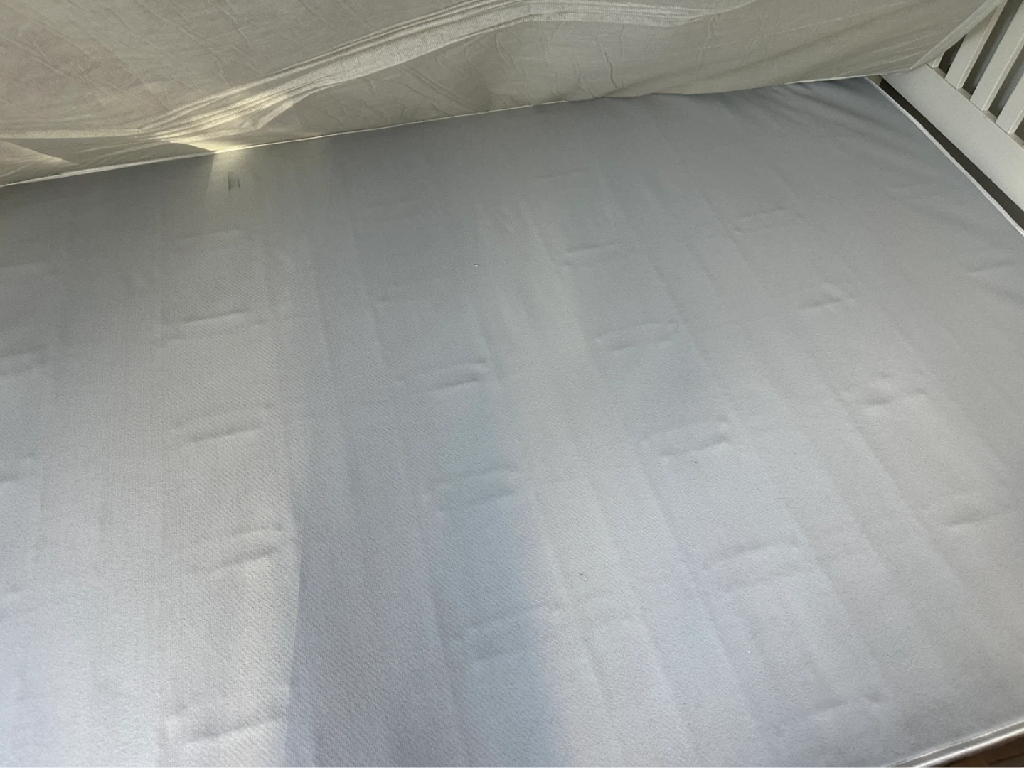 Free queen size box spring - photo 3