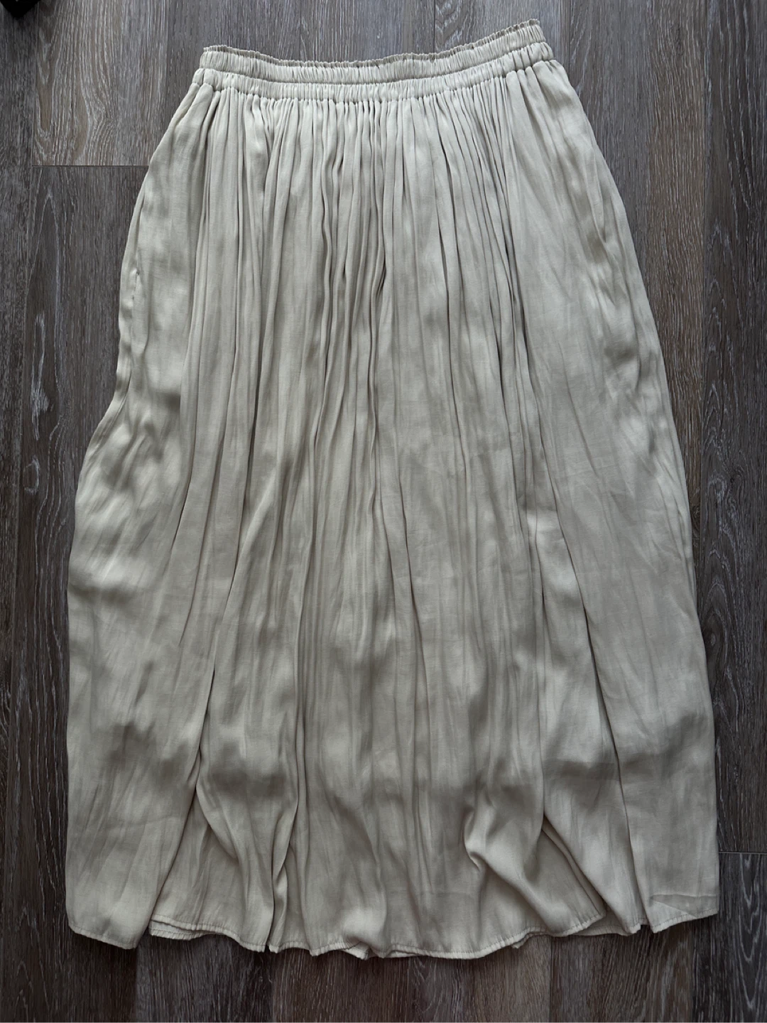 Uniqlo Beige/Tan Pleated Midi Skirt S