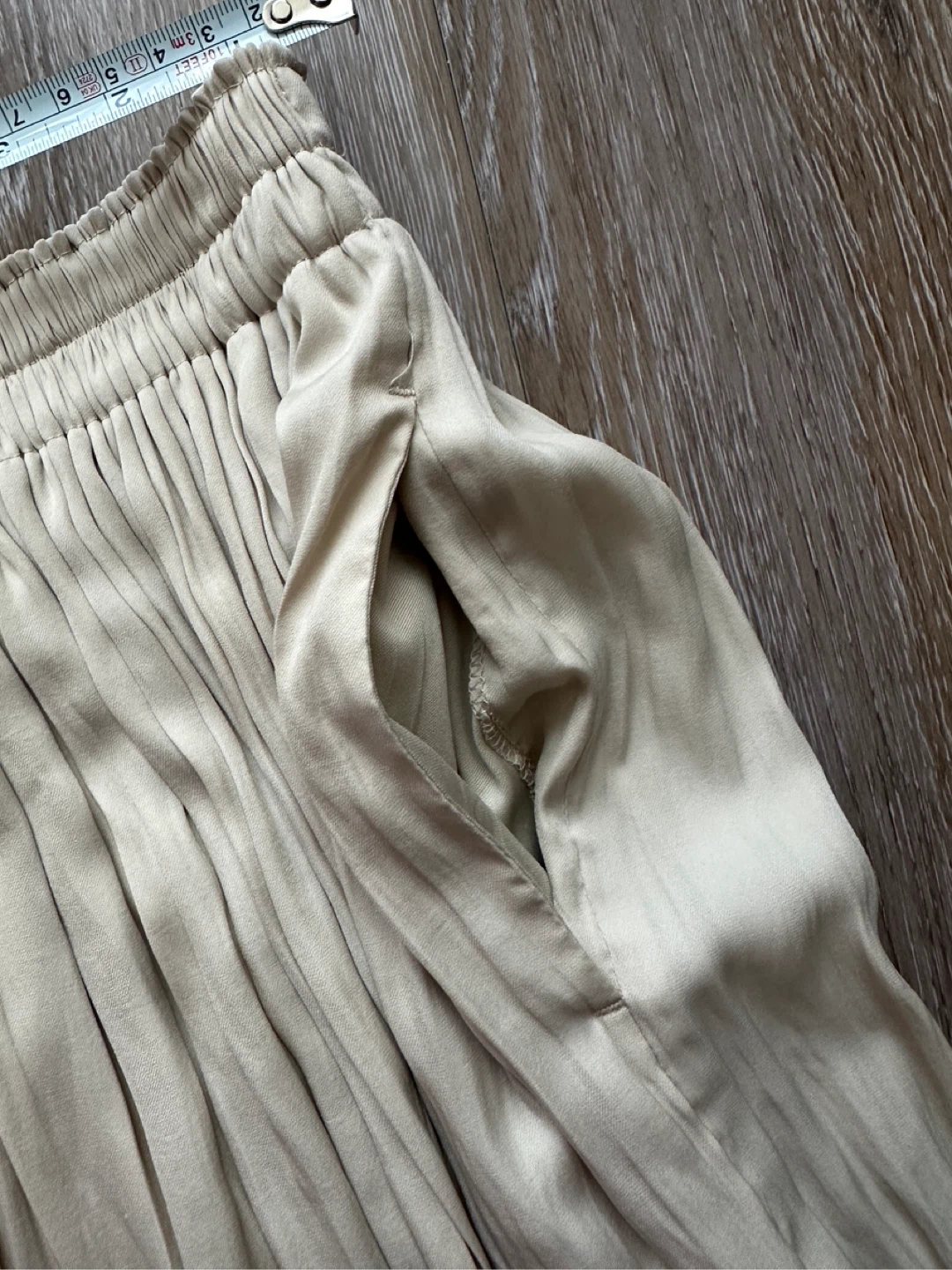 Uniqlo Beige/Tan Pleated Midi Skirt S - photo 3