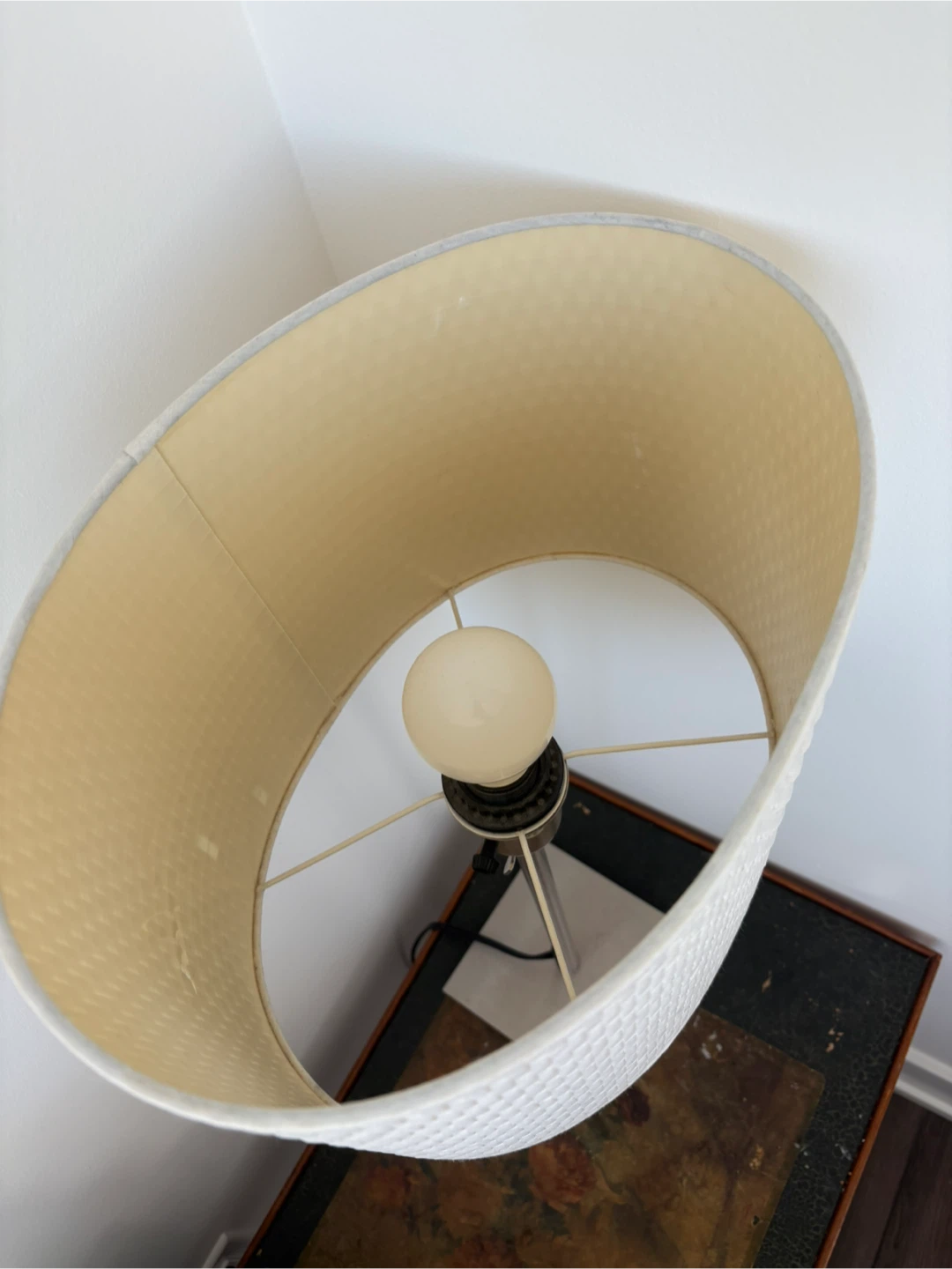 2 White Lamps - photo 3