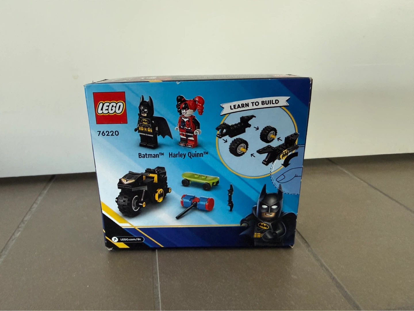 LEGO Batman vs Harley Quinn 76220 - photo 2