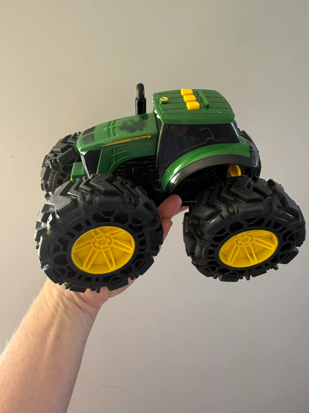 John Deere tractor  Truck Toy - photo 2