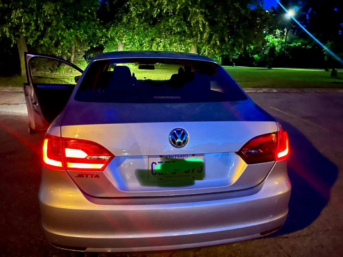 Silver Volkswagen Jetta 2013 2.0 4 DR - photo 3