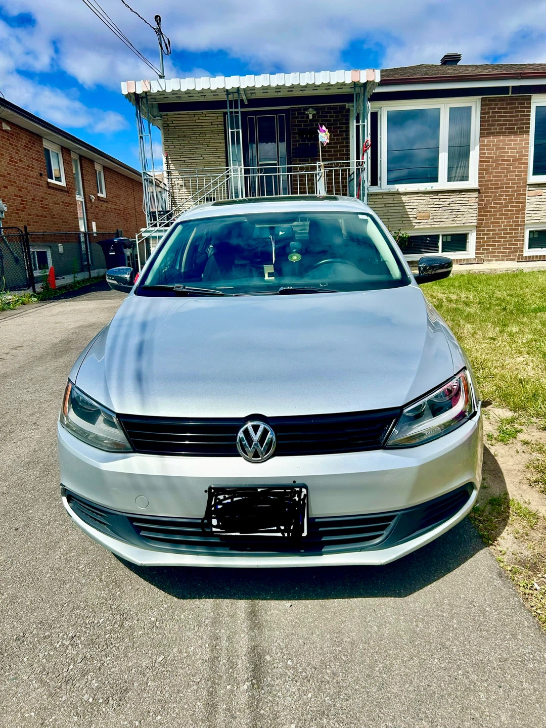 Silver Volkswagen Jetta 2013 2.0 4 DR