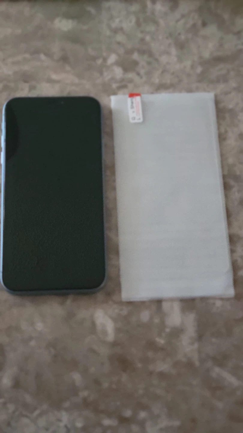 Apple Iphone XR + Screen Protector - photo 3
