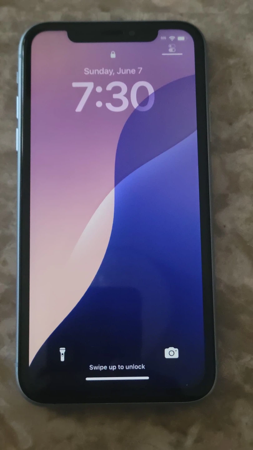 Apple Iphone XR + Screen Protector