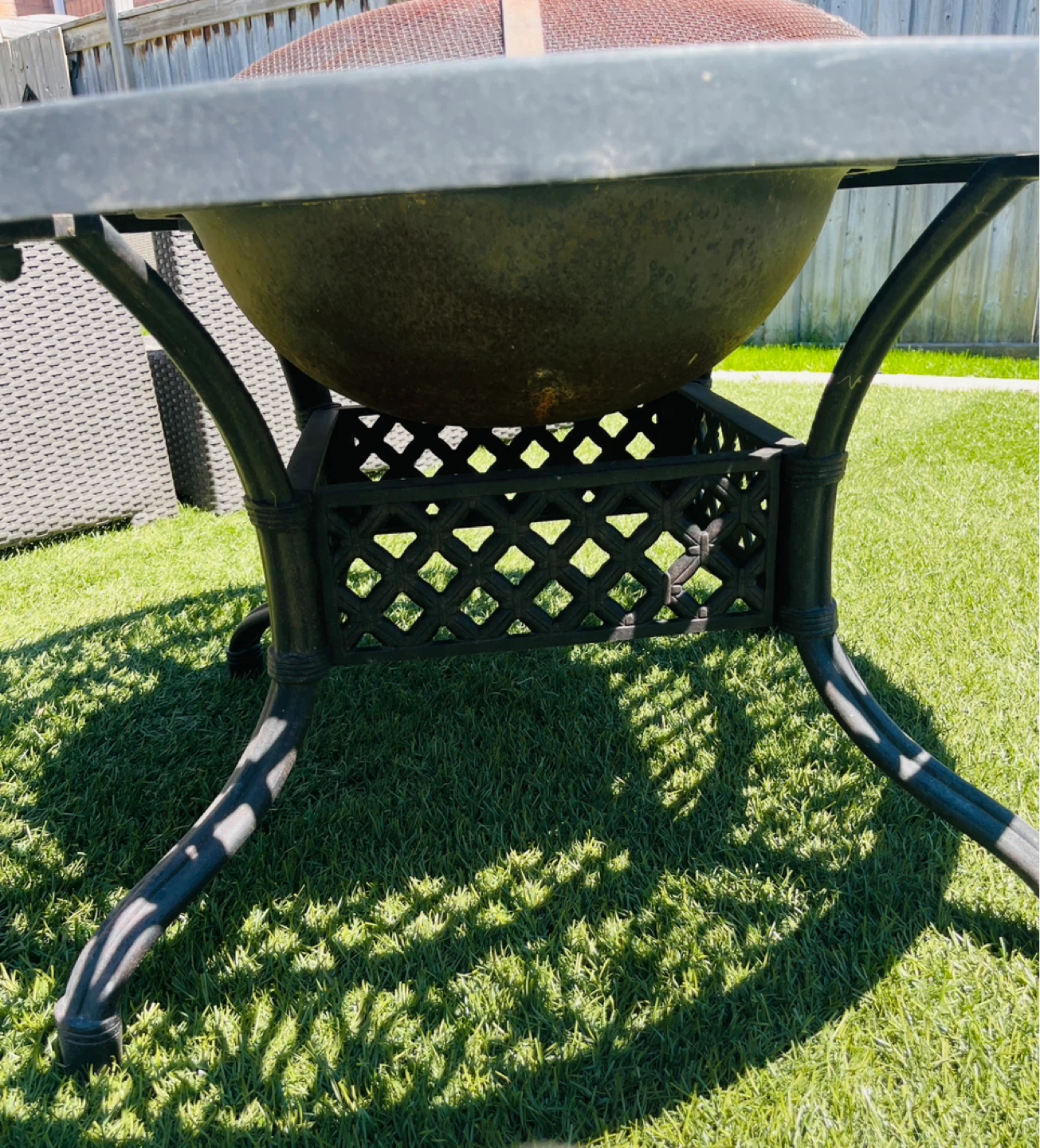 Table and Fire Pit - photo 2