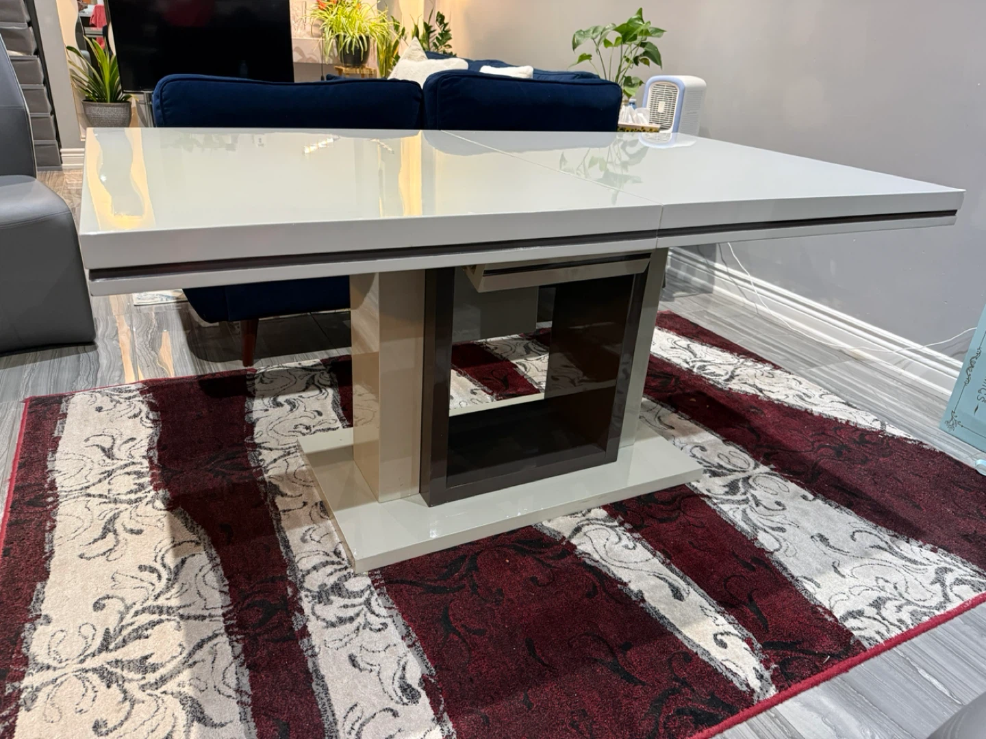 Extendable Dining Table - Glossy White