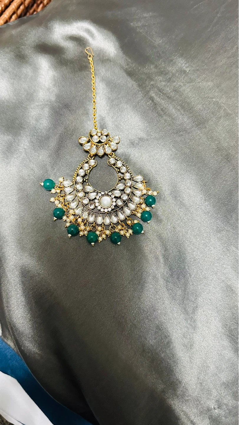 Gold-tone Maang Tikka with Green Beads - photo 2