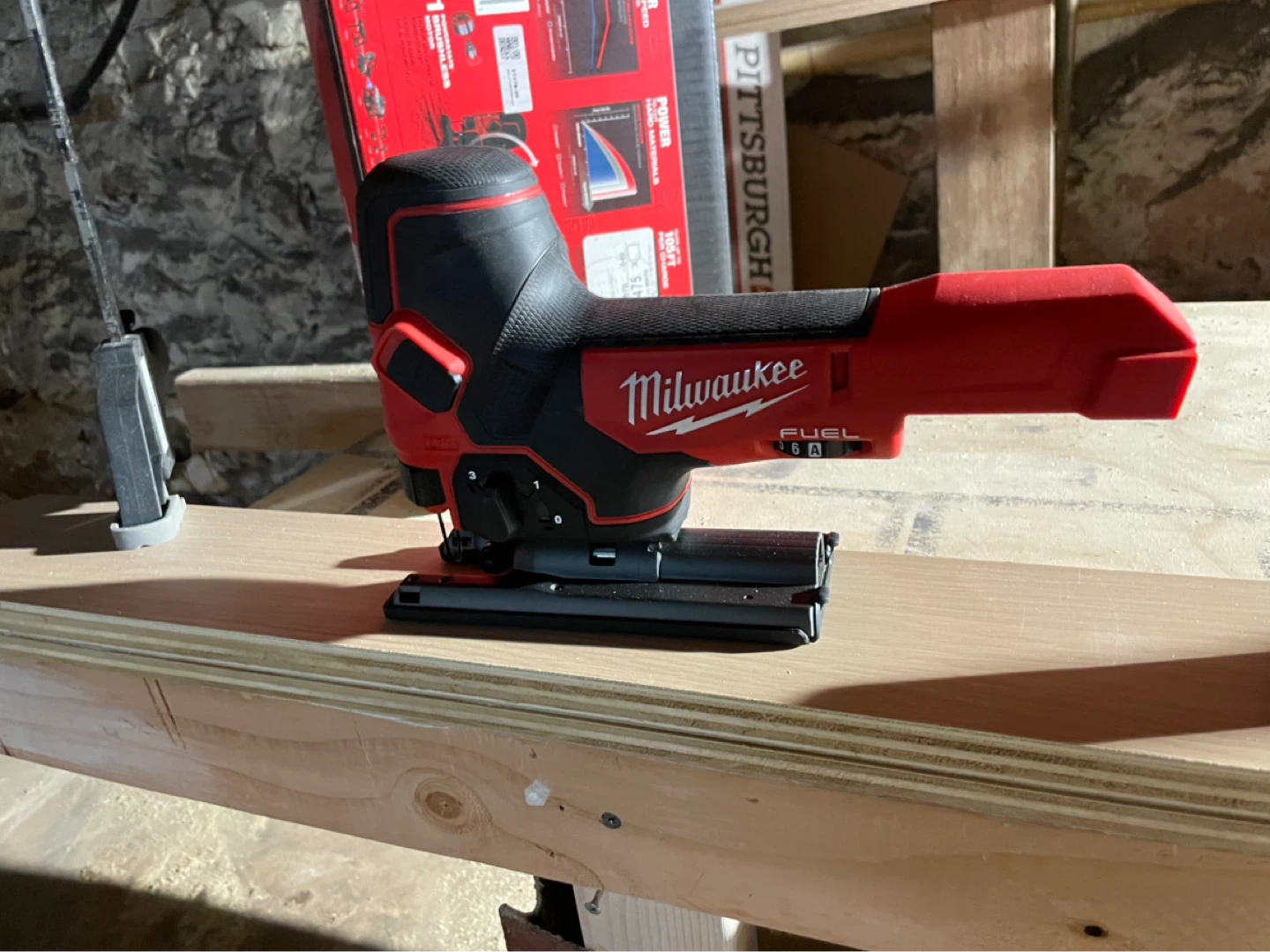 Milwaukee M12 FUEL Jigsaw - photo 2