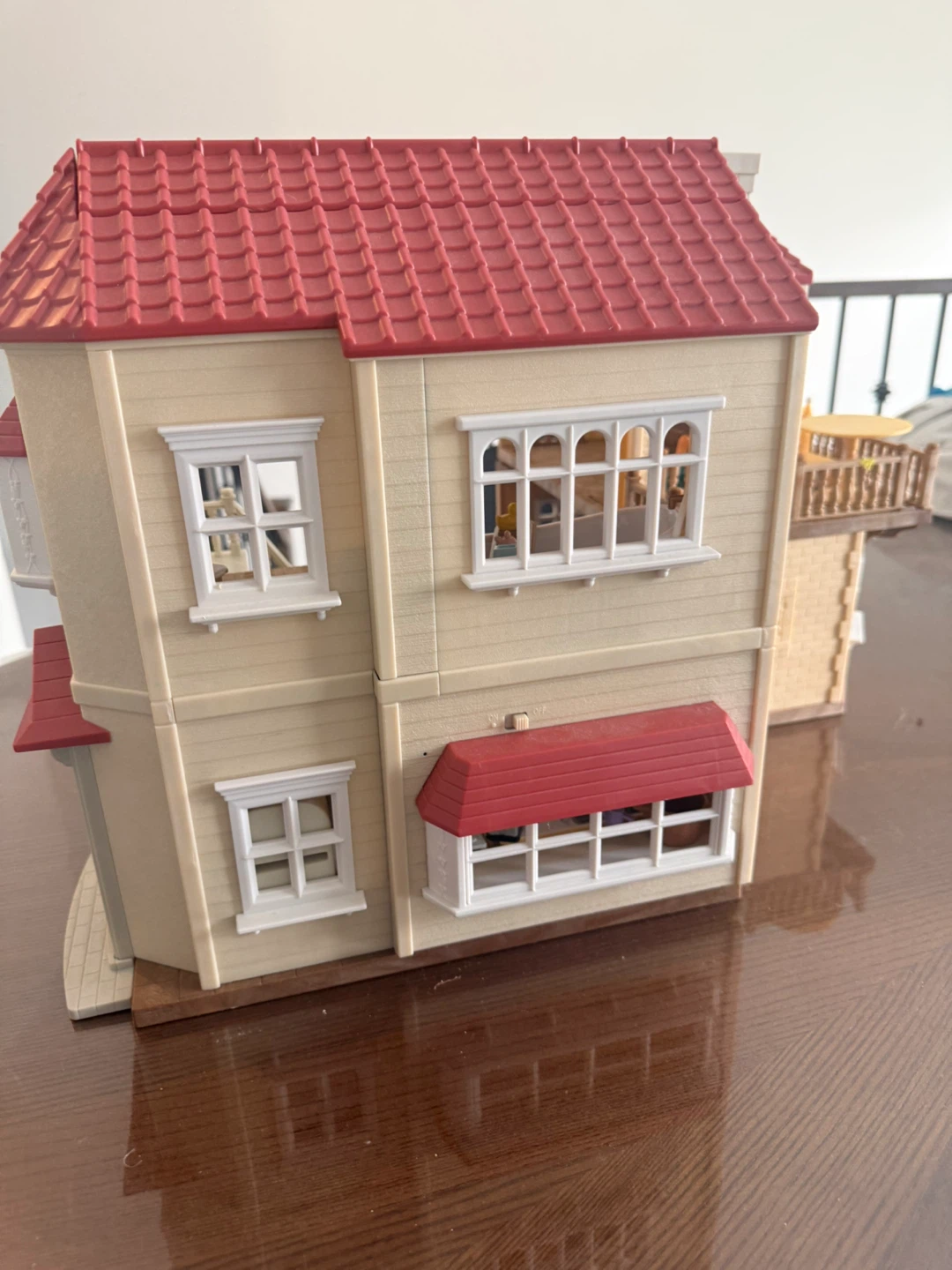 Calico Critters Red Roof Cozy Cottage Dollhouse - photo 4