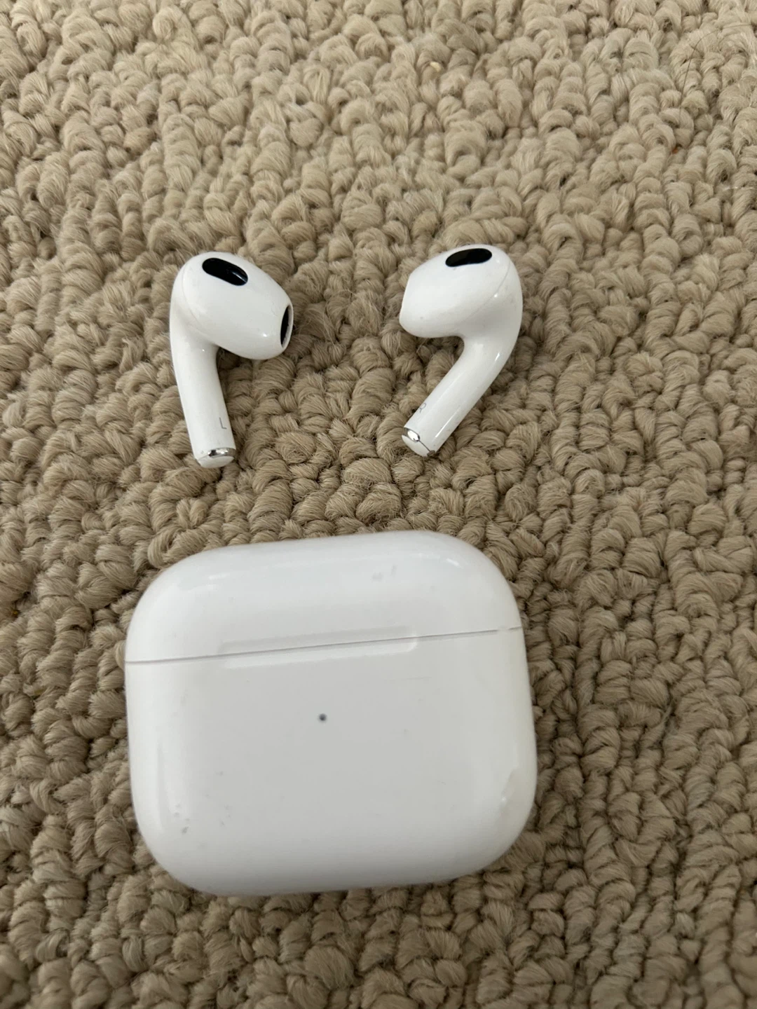 Apple AirPods 3rd Gen with Case