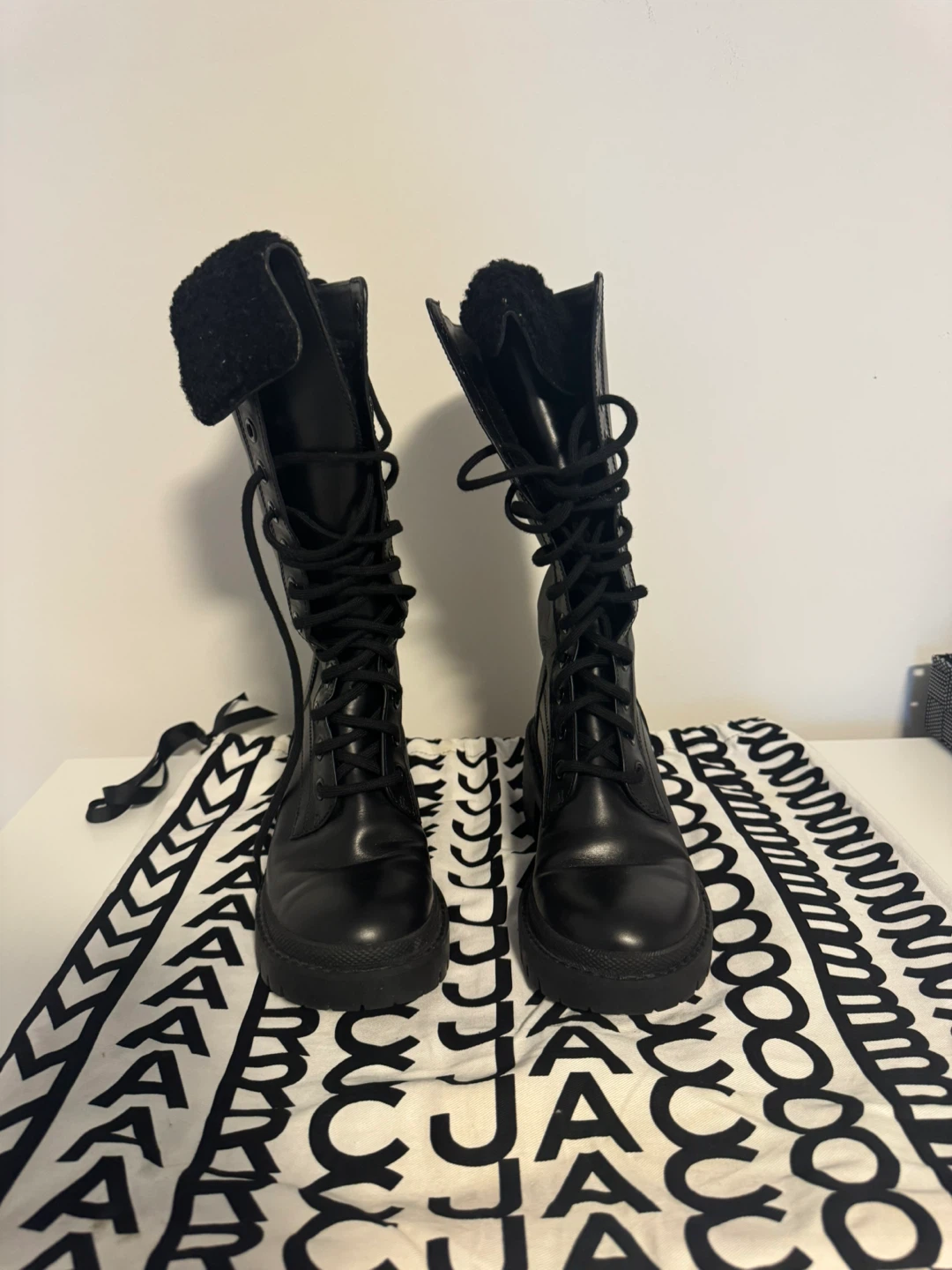 Marc Jacobs Black Leather Fur Lined Lace-Up Boots