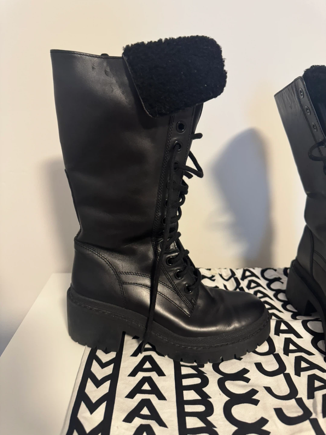 Marc Jacobs Black Leather Fur Lined Lace-Up Boots - photo 2