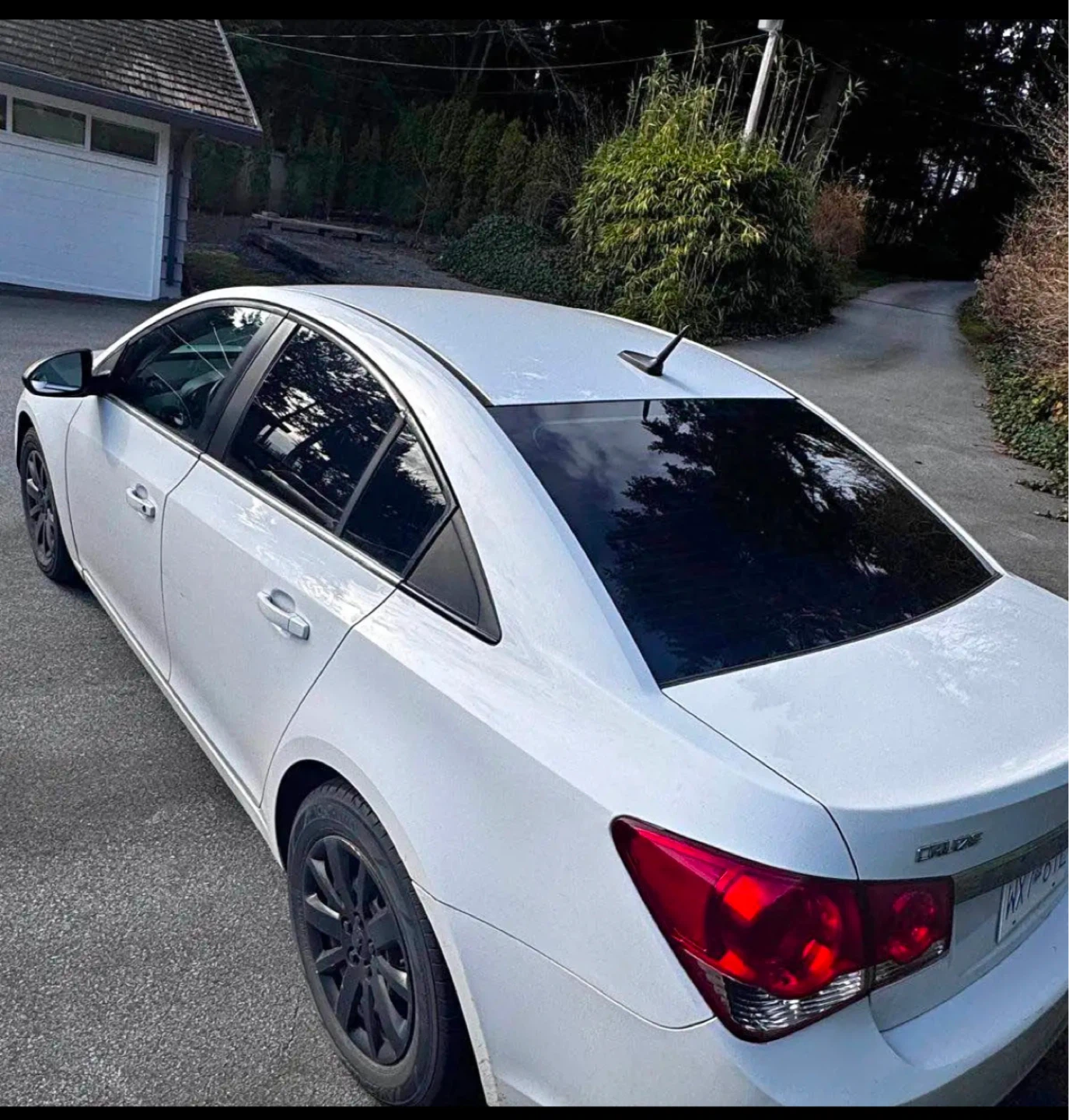White Chevrolet Cruze - photo 3