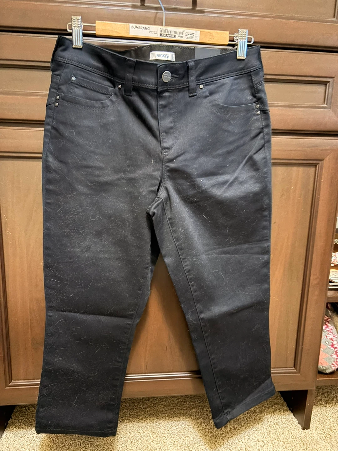 Rickis Black mid rise capris with lift & shape seams SZ 6