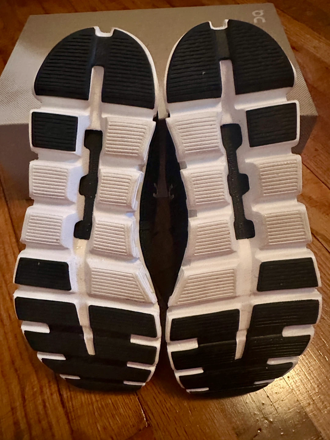 On Cloud 6 *New* Size 8 Women’s Sneakers - photo 5