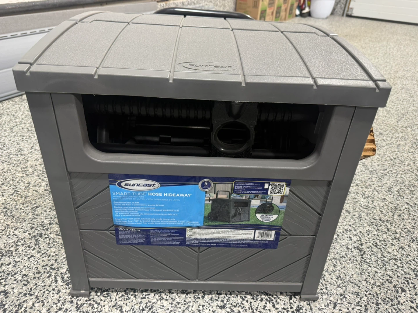 Suncast Smart Tube Hose Hideaway. Brand new