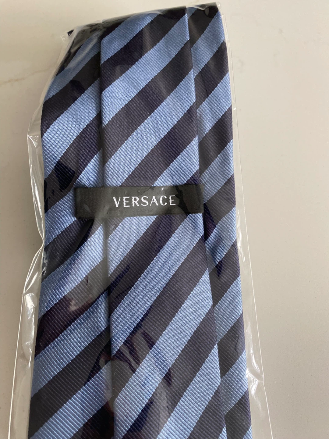 Cravate Versace Modena rayée bleu et marine - photo 2