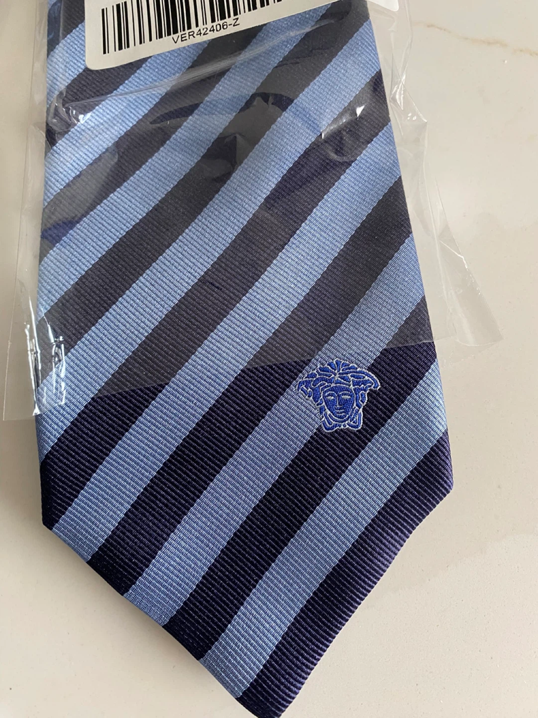 Cravate Versace Modena rayée bleu et marine